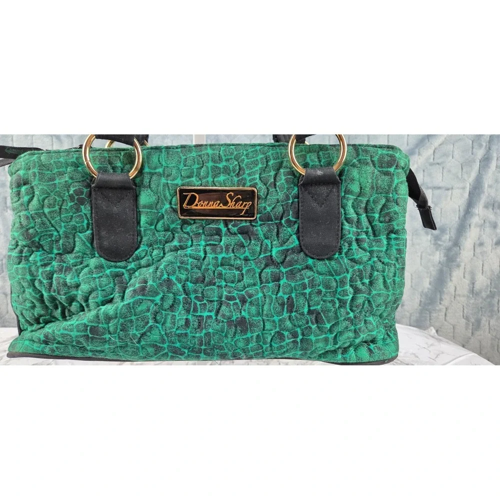 Donna Sharp Handbag Purse Quilted‎ Green Zippered Closure